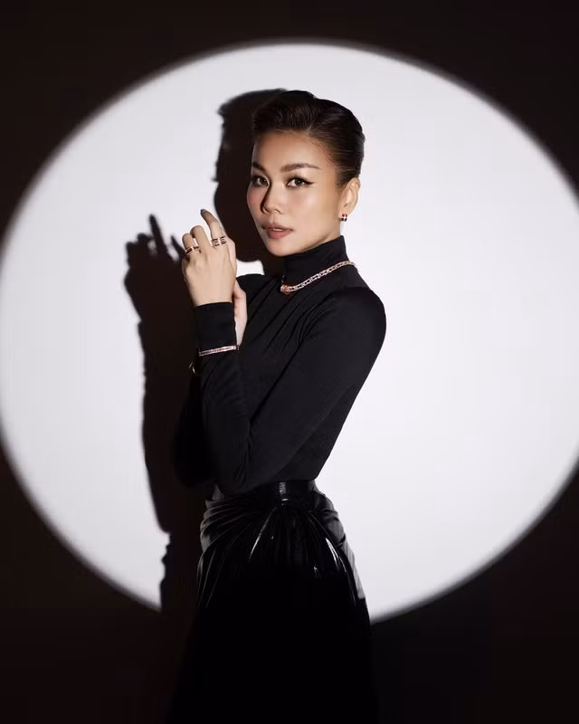 Thanh Hằng tất bật với công việc, ngày càng nhuận sắc sau khi kết hôn