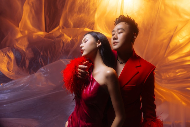 Phí Phương Anh được Trung Quân Idol hướng dẫn về kỹ thuật thanh nhạc trong sản phẩm mới