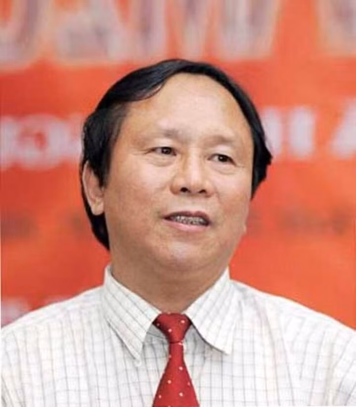 Nhà thơ, nhà báo Dương Kỳ Anh - ''cha đẻ'' của cuộc thi Hoa hậu Việt Nam. Nhà thơ, nhà báo Dương Kỳ Anh - ''cha đẻ'' của cuộc thi Hoa hậu Việt Nam.