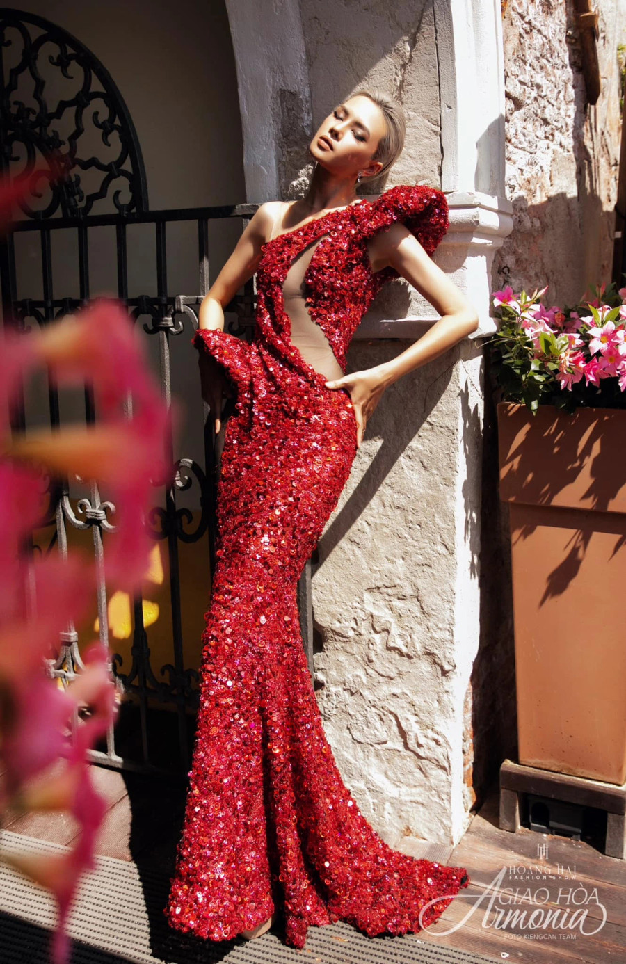 Hà Kino đặt mục tiêu vào top 3 Miss Universe Vietnam 2024. Cô nói thêm: “Để chạm vào vương miện thì tôi muốn chạm đến trái tim của mọi người trước, đó là mục tiêu lớn nhất. Chỉ mong rằng mọi người sẽ dõi theo và cổ vũ cũng như góp ý để tôi có thể hoàn thiện hơn trong hành trình này” Hà Kino đặt mục tiêu vào top 3 Miss Universe Vietnam 2024. Cô nói thêm: “Để chạm vào vương miện thì tôi muốn chạm đến trái tim của mọi người trước, đó là mục tiêu lớn nhất. Chỉ mong rằng mọi người sẽ dõi theo và cổ vũ cũng như góp ý để tôi có thể hoàn thiện hơn trong hành trình này”