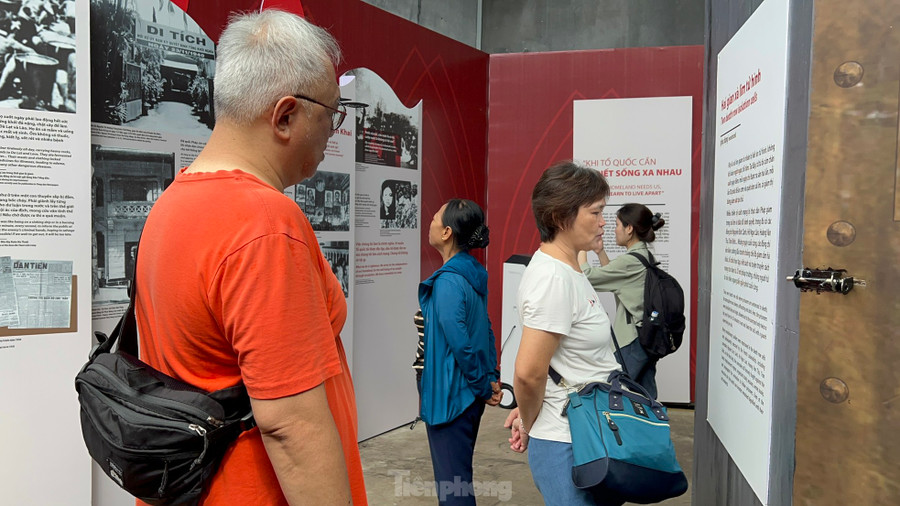 Trưng bày Thắp ngọn lửa hồng diễn ra đến ngày 15/8 tại Di tích lịch sử Nhà tù Hỏa Lò.