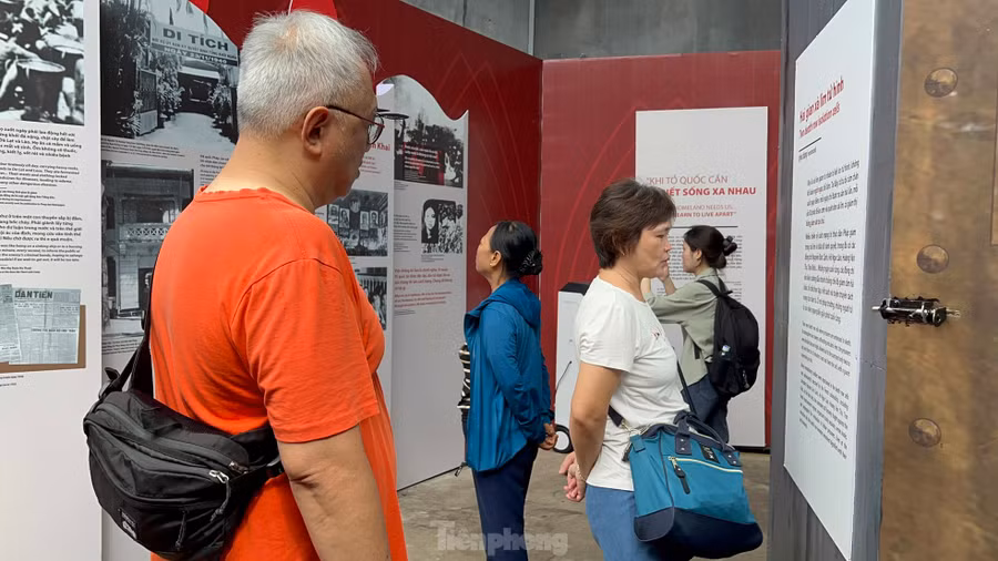 Trưng bày Thắp ngọn lửa hồng diễn ra đến ngày 15/8 tại Di tích lịch sử Nhà tù Hỏa Lò. Trưng bày Thắp ngọn lửa hồng diễn ra đến ngày 15/8 tại Di tích lịch sử Nhà tù Hỏa Lò.