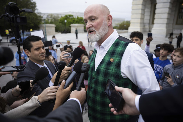 Nghị sĩ Derrick Van Orden của đảng Cộng hòa cho rằng ông Donald Trump xem như thắng cuộc bầu cử cuối năm nay, sau khi ông sống sót trong vụ ám sát ngày 13-7. Ảnh: Politico Nghị sĩ Derrick Van Orden của đảng Cộng hòa cho rằng ông Donald Trump xem như thắng cuộc bầu cử cuối năm nay, sau khi ông sống sót trong vụ ám sát ngày 13-7. Ảnh: Politico