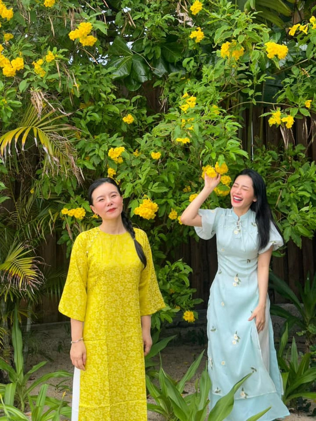 Cung Lâm Na được khen mặc áo dài duyên dáng Cung Lâm Na được khen mặc áo dài duyên dáng