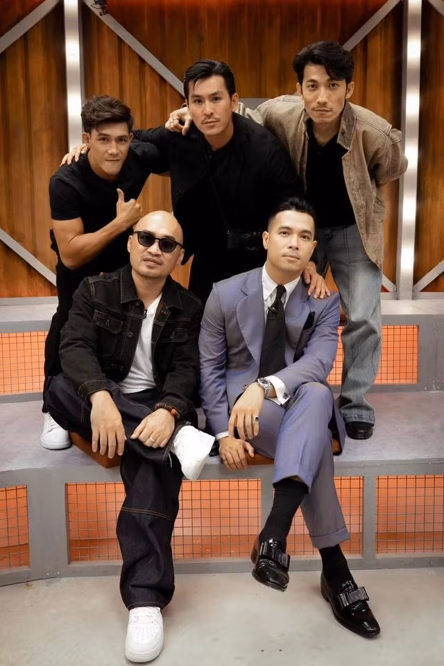 Trương Thế Vinh đang tham gia Anh trai vượt ngàn chông gai 2024, anh thấy vui khi nhiều khán giả nhắn tin động viên, thậm chí khuyên anh nên đi hát nhiều hơn sau tiết mục solo chào sân