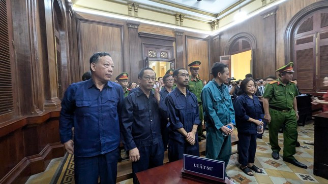 Các bị cáo tại phiên tòa. Các bị cáo tại phiên tòa.