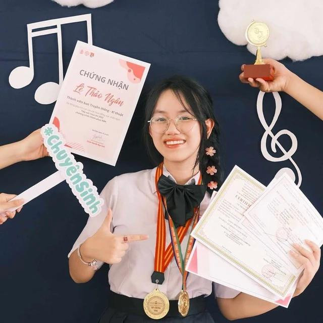 Ngân là nữ sinh duy nhất được tuyển thẳng vào Trường ĐH Y dược TP.HCM năm 2024 Ngân là nữ sinh duy nhất được tuyển thẳng vào Trường ĐH Y dược TP.HCM năm 2024