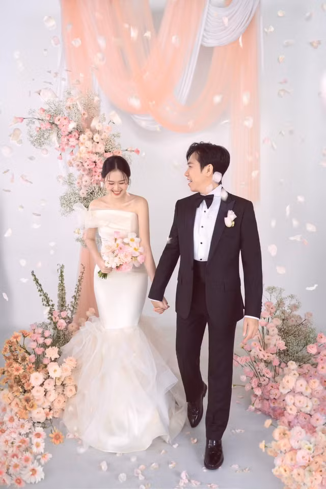 Cô dâu được khen ngợi về nhan sắc