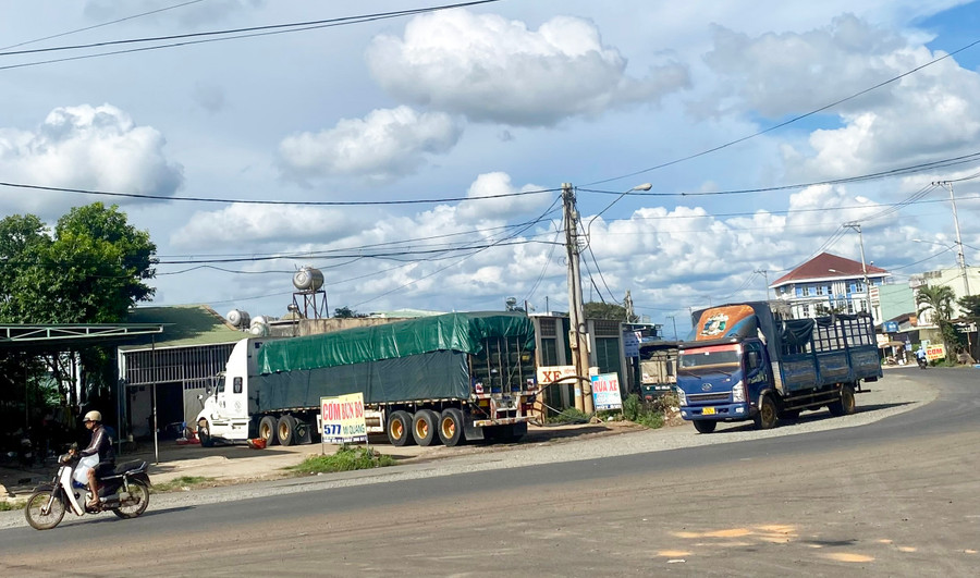 Những vị trí còn vướng mặt bằng của Dự án đường Nguyễn Chí Thanh, TP. Pleiku. Ảnh: Hà Duy