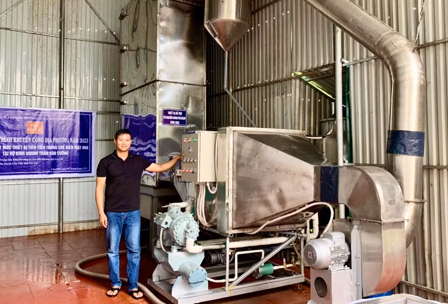 Hộ kinh doanh Trần Văn Cường (thôn 1, xã Ia Nhin, huyện Chư Păh) được hỗ trợ máy móc, thiết bị tiên tiến để chế biến mật ong. Ảnh: V.T