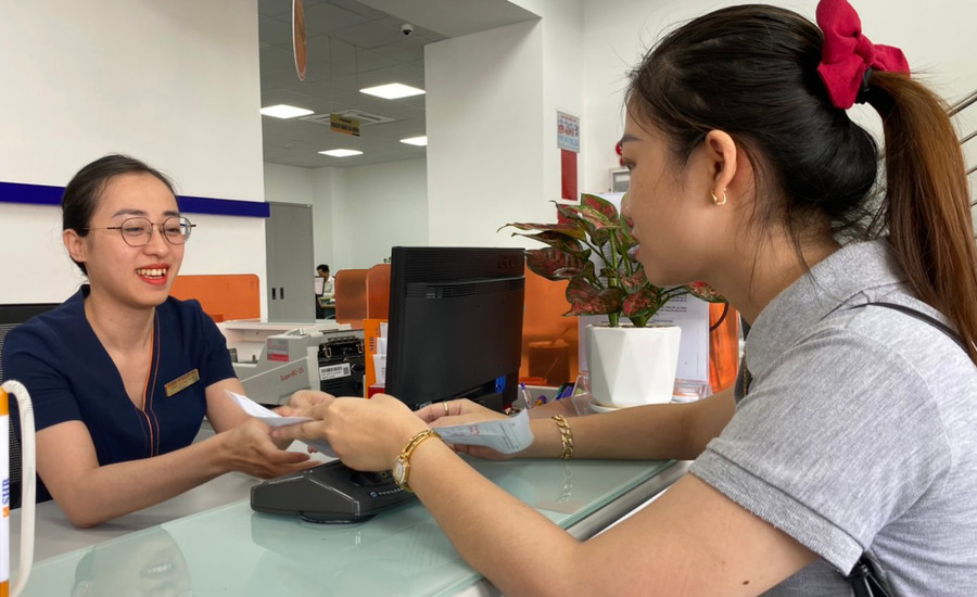 SHB Gia Lai triển khai các gói cho vay ngắn hạn áp dụng lãi suất ưu đãi để đồng hành cùng khách hàng vượt qua khó khăn. Ảnh: H.B SHB Gia Lai triển khai các gói cho vay ngắn hạn áp dụng lãi suất ưu đãi để đồng hành cùng khách hàng vượt qua khó khăn. Ảnh: H.B