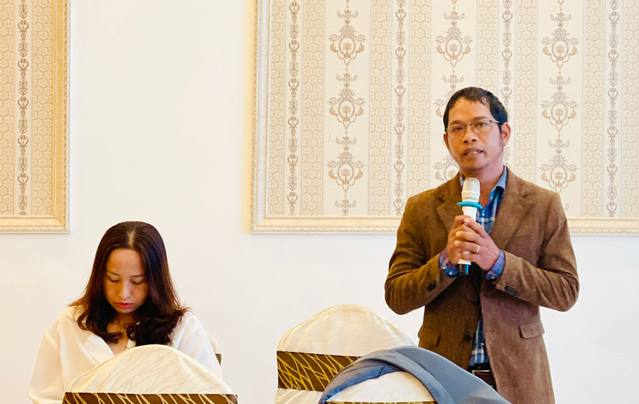 Anh Đinh Angưi-Giám đốc Công ty TNHH Dịch vụ Du lịch Angưi (xã Kông Lơng Khơng, huyện Kbang) nêu vướng mắc tại hội thảo. Ảnh: Trần Dung Anh Đinh Angưi-Giám đốc Công ty TNHH Dịch vụ Du lịch Angưi (xã Kông Lơng Khơng, huyện Kbang) nêu vướng mắc tại hội thảo. Ảnh: Trần Dung