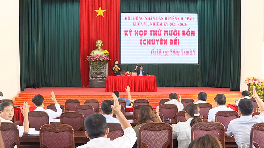 Quang cảnh kỳ họp thứ 14 Chuyên đề HĐND huyện Khóa VI, nhiệm kỳ 2021-2026. Ảnh: Nam An