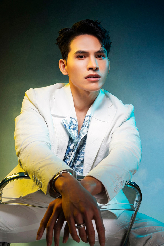 Quốc Thiên thừa nhận những năm qua dẫu là một giọng hát nội lực, được đào tạo bài bản song anh vẫn chưa thực sự bật hẳn lên được trong lòng khán giả đại chúng. Ảnh: NVCC