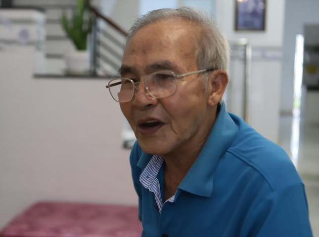 Vẻ mãn nguyện trên gương mặt của thầy giáo Nguyễn Vĩnh Khánh khi đã tìm được nguồn cội của mình Vẻ mãn nguyện trên gương mặt của thầy giáo Nguyễn Vĩnh Khánh khi đã tìm được nguồn cội của mình