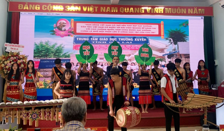 Phần dự thi của thí sinh Lê Văn Thuận-Phó Bí thư Chi bộ 5, Đảng bộ Sở Giáo dục và Đào tạo tỉnh. Ảnh: P.D Phần dự thi của thí sinh Lê Văn Thuận-Phó Bí thư Chi bộ 5, Đảng bộ Sở Giáo dục và Đào tạo tỉnh. Ảnh: P.D