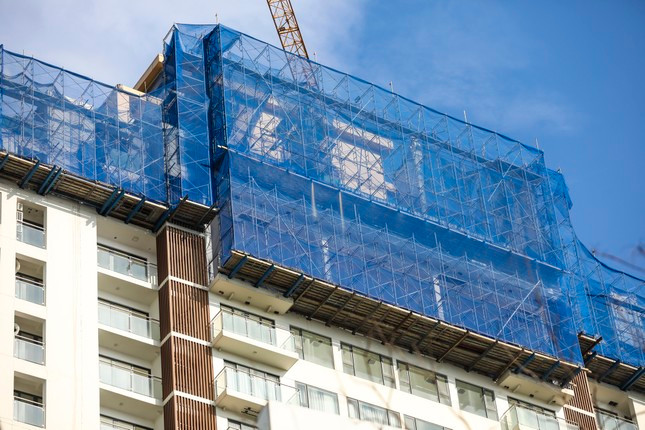 Sở Xây dựng TPHCM đã ban hành quyết định xử phạt vi phạm hành chính số 2279/XPVPHC vì tổ chức thi công sai nội dung giấy phép xây dựng giai đoạn 2, tầng hầm và phần thân đối với trường hợp cấp giấy phép xây dựng mới.