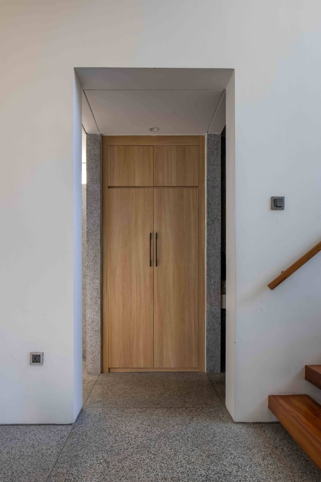 Ngôi nhà thông thoáng với các khoảng mở. Ngôi nhà thông thoáng với các khoảng mở.