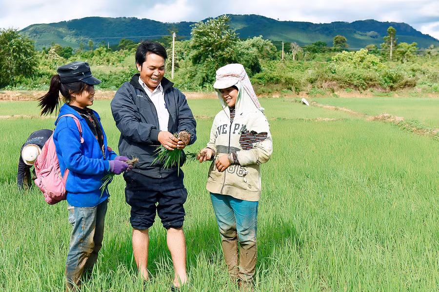 Năng lực của đội ngũ cán bộ, công chức người DTTS ngày càng được nâng cao, đáp ứng yêu cầu nhiệm vụ. Ảnh: Đức Thụy