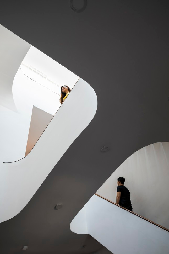 Mỗi vị trí khác nhau cho những góc nhìn khác nhau trong ngôi nhà. Mỗi vị trí khác nhau cho những góc nhìn khác nhau trong ngôi nhà.