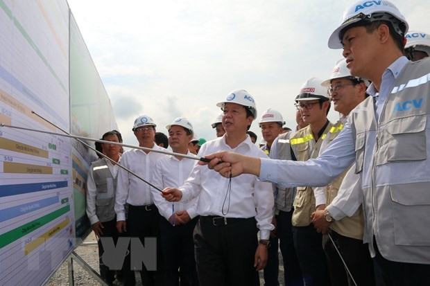 Phó Thủ tướng Trần Hồng Hà kiểm tra tại công trường Sân bay Long Thành. Ảnh: Công Phong/TTXVN Phó Thủ tướng Trần Hồng Hà kiểm tra tại công trường Sân bay Long Thành. Ảnh: Công Phong/TTXVN