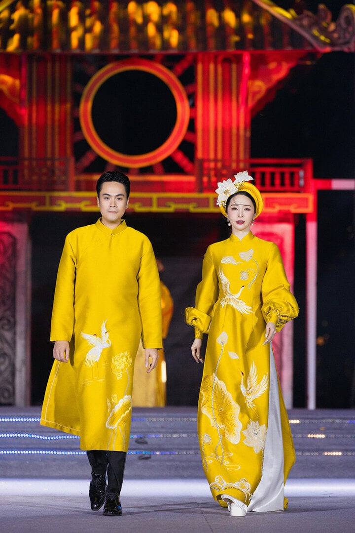 Hồng Diễm đẹp xuất thần với áo dài khi tái xuất sàn diễn ảnh 6 Hồng Diễm đẹp xuất thần với áo dài khi tái xuất sàn diễn ảnh 6