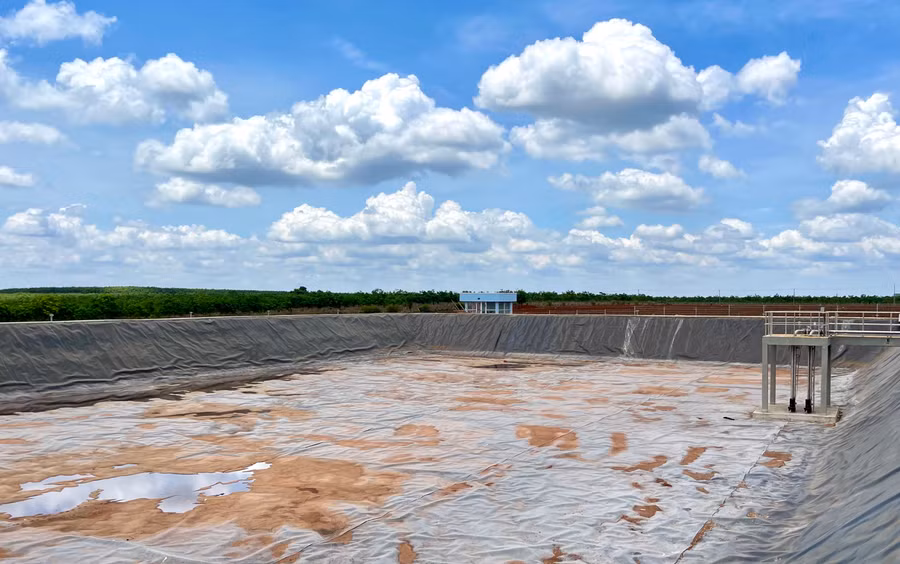 Hiện nay KCN Nam Pleiku đang triển khai thi công giai đoạn 1 của dự án đầu tư xây dựng và kinh doanh kết cấu hạ tầng khu công nghiệp Nam Pleiku với quy mô 83,19 ha. Ảnh: V.T