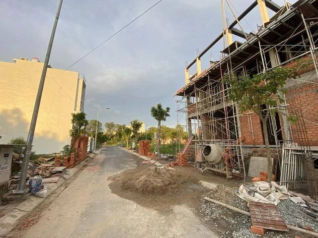 Cấp phép xây dựng đối với nhà ở riêng lẻ có tầng hầm tại TP.HCM đang bị tạm dừng. Cấp phép xây dựng đối với nhà ở riêng lẻ có tầng hầm tại TP.HCM đang bị tạm dừng.