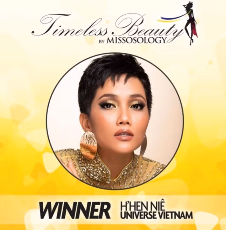 H'Hen Niê chiến thắng giải Timeless Beauty 2018.