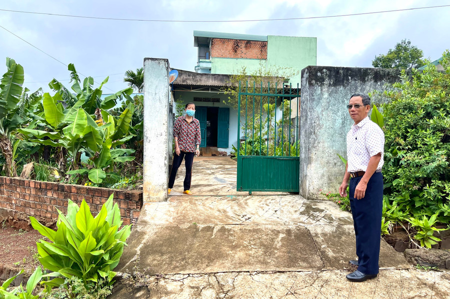 Gia đình bà Nguyễn Thị Tâm (đường Châu Văn Liêm, tổ 9, phường Ia Kring) có giá trị đền bù thấp nên mong muốn được Nhà nước quan tâm tạo điều kiện hỗ trợ để ổn định cuộc sống. Ảnh: Minh Nguyễn Gia đình bà Nguyễn Thị Tâm (đường Châu Văn Liêm, tổ 9, phường Ia Kring) có giá trị đền bù thấp nên mong muốn được Nhà nước quan tâm tạo điều kiện hỗ trợ để ổn định cuộc sống. Ảnh: Minh Nguyễn