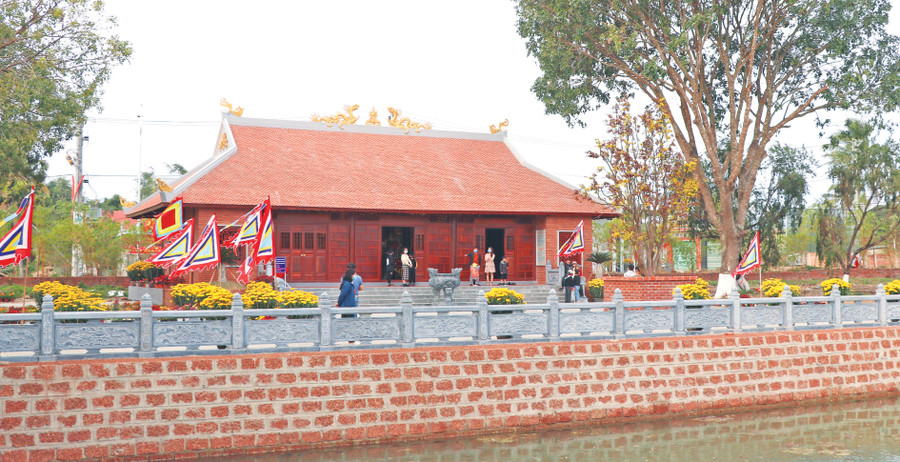 Điện thờ Tây Sơn Tam kiệt (Khu di tích Tây Sơn Thượng đạo) được đầu tư xây dựng khang trang, bề thế. Ảnh: Ngọc Minh Điện thờ Tây Sơn Tam kiệt (Khu di tích Tây Sơn Thượng đạo) được đầu tư xây dựng khang trang, bề thế. Ảnh: Ngọc Minh