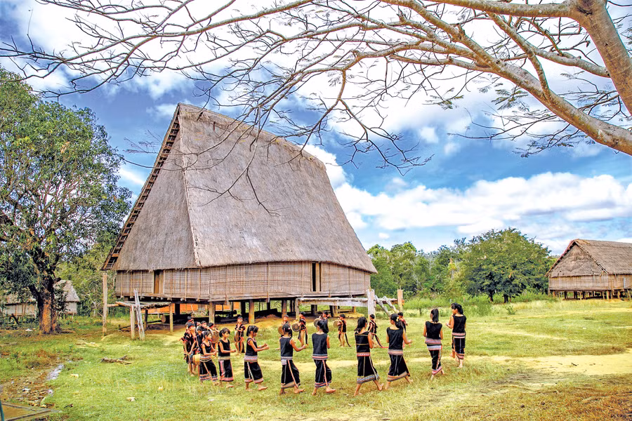 Hội làng. Ảnh: Quốc Nguyễn