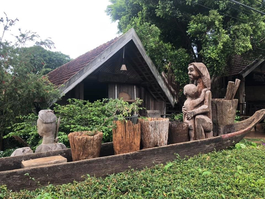 Không gian sống của người Ê Đê được bảo tồn khá tốt ở buôn AKô Dhông, giữa thành phố Buôn Ma Thuộc. Ảnh: Phan Anh