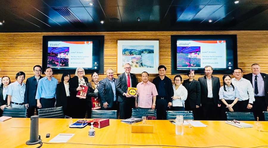 Đoàn công tác của tỉnh Gia Lai thăm, làm việc với Sở Nông nghiệp và Ngư nghiệp bang Queensland để tìm hiểu về bản đồ công nghệ nông nghiệp và hệ sinh thái của Queensland, trang trại thông minh Gatto. Ảnh: Anh Tuấn Đoàn công tác của tỉnh Gia Lai thăm, làm việc với Sở Nông nghiệp và Ngư nghiệp bang Queensland để tìm hiểu về bản đồ công nghệ nông nghiệp và hệ sinh thái của Queensland, trang trại thông minh Gatto. Ảnh: Anh Tuấn