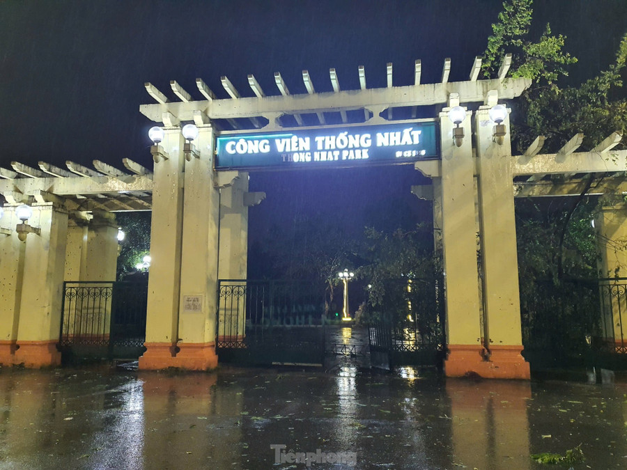 Theo tìm hiểu, công viên Thống Nhất được xây dựng năm 1958 và khánh thành ngày 30/5/1961. Thời điểm này Việt Nam vẫn còn bị chia cắt, nên công viên được đặt tên &quot;Thống Nhất&quot; nhằm thể hiện khát vọng sớm giải phóng miền Nam, thống nhất nước nhà.