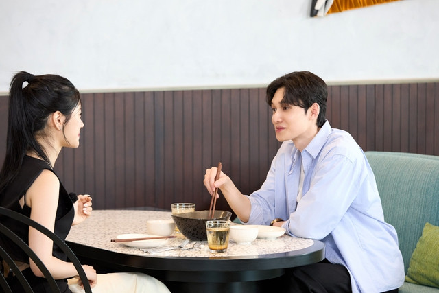 Nam diễn viên Hàn Quốc nhanh chóng bắt cặp với nữ cựu idol Kpop Nam diễn viên Hàn Quốc nhanh chóng bắt cặp với nữ cựu idol Kpop