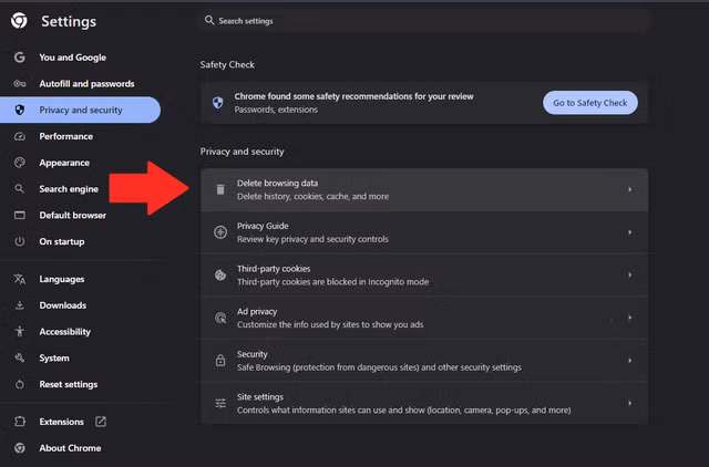 Với những trình duyệt như Egde, Chrome thì việc xóa cache rất nhanh và đơn giản