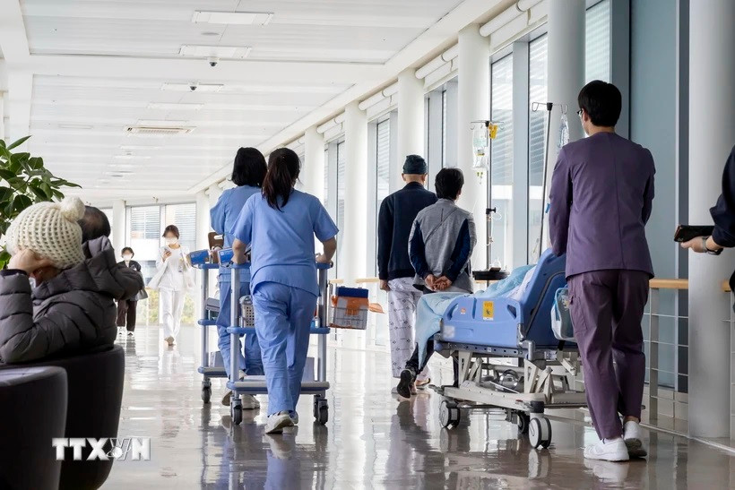 Các bác sĩ làm việc tại bệnh viện ở Seoul (Hàn Quốc). Ảnh: Yonhap/TTXVN