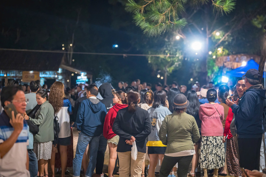 Ông Phạm Văn Thắng - Phó Chủ tịch huyện Kon Plông cho biết, huyện đã chỉnh trang các điểm du lịch, đường sá, khu lưu trú để phục vụ du khách trong dịp lễ Quốc khánh 2/9. Huyện còn tổ chức hội thi cồng chiêng, múa xoang, phối hợp với các doanh nghiệp tổ chức đêm nhạc để thu hút thêm du khách đến với thị trấn Măng Đen.