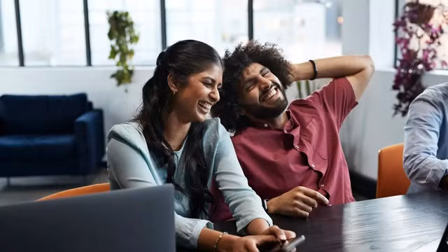 Chỉ có 15% thế hệ Z thường xuyên tiết kiệm một phần tiền lương của họ để "phòng khi". Ảnh minh hoạ: CNBC