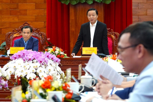 Phó Thủ tướng Trần Hồng Hà lưu ý các đơn vị liên quan về dự án đường cao tốc Nha Trang - Đà Lạt. Phó Thủ tướng Trần Hồng Hà lưu ý các đơn vị liên quan về dự án đường cao tốc Nha Trang - Đà Lạt.