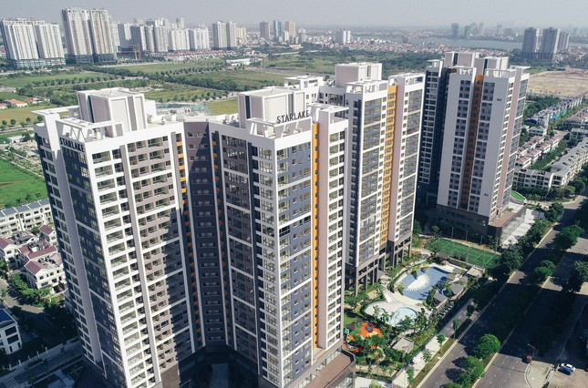 Giá căn hộ chung cư liên tục lập kỷ lục mới. Giá căn hộ chung cư liên tục lập kỷ lục mới.