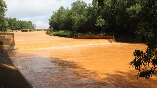 Hiện trường nơi 2 em học sinh lớp 5 mất tích Hiện trường nơi 2 em học sinh lớp 5 mất tích