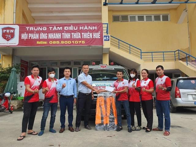 Hội phản ứng nhanh được thành lập từ đợt dịch Covid -19 đến nay vẫn còn hoạt động hỗ trợ bà con địa phương Hội phản ứng nhanh được thành lập từ đợt dịch Covid -19 đến nay vẫn còn hoạt động hỗ trợ bà con địa phương