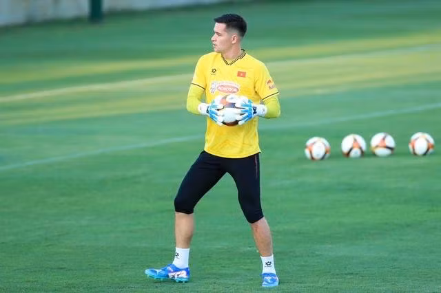 Nguyễn Filip là mẫu thủ môn được bóng đá hiện đại ưa chuộng