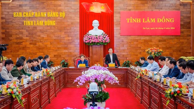 Phó Thủ tướng Trần Hồng Hà làm việc với lãnh đạo tỉnh Lâm Đồng để giải quyết các khó khăn, vướng mắc của dự án đường bộ cao tốc Tân Phú - Bảo Lộc và Bảo Lộc - Liên Khương ngày 4-9
