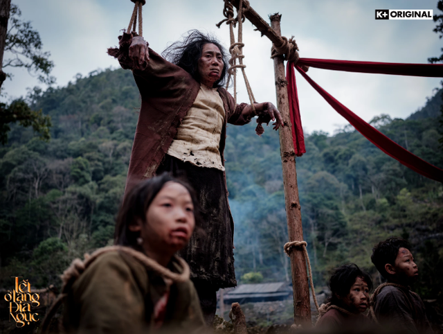 Cảnh trong phim Tết ở làng địa ngục