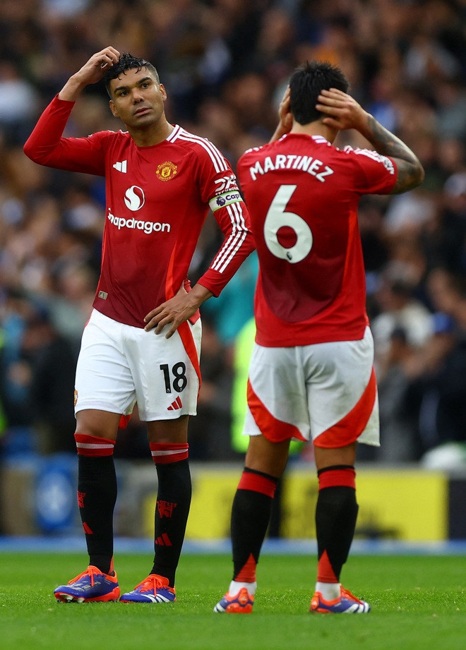 Man United đang suy yếu toàn diện, nhất là tuyến tiền vệ Man United đang suy yếu toàn diện, nhất là tuyến tiền vệ