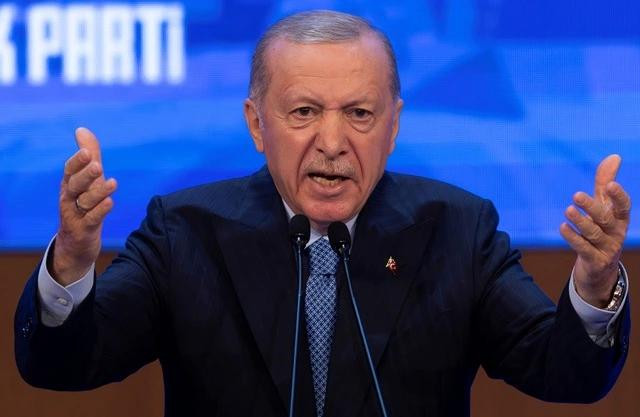 Tổng thống Thổ Nhĩ Kỳ Recep Tayyip Erdogan phát biểu trước những người ủng hộ trong cuộc họp tại Ankara ngày 14.8