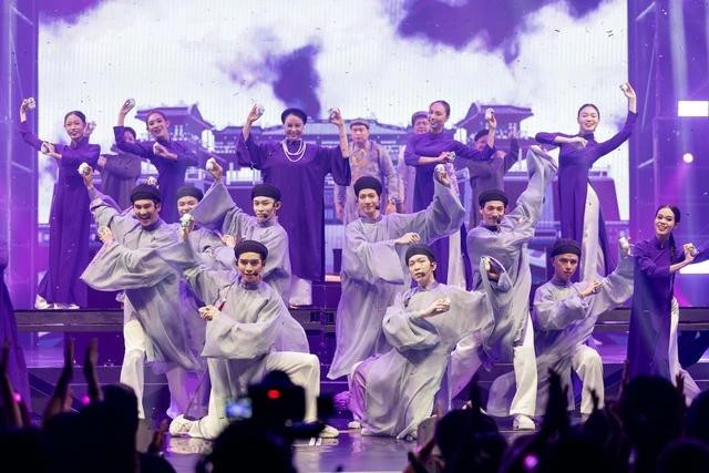 Tiết mục Mưa trên phố Huế của Nhà Chín muồi Tiết mục Mưa trên phố Huế của Nhà Chín muồi